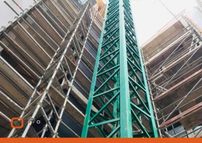 ANDAMIO EUROPEO EN HUECO CON GRÚA